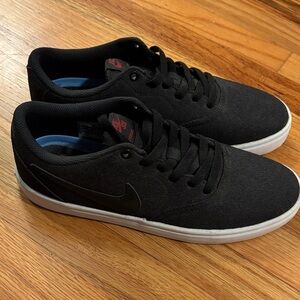 Nike Men's SB Check sneaker